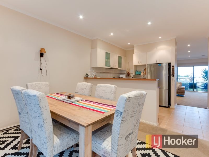 105 Golden Grove Drive, Narre Warren South VIC 3805