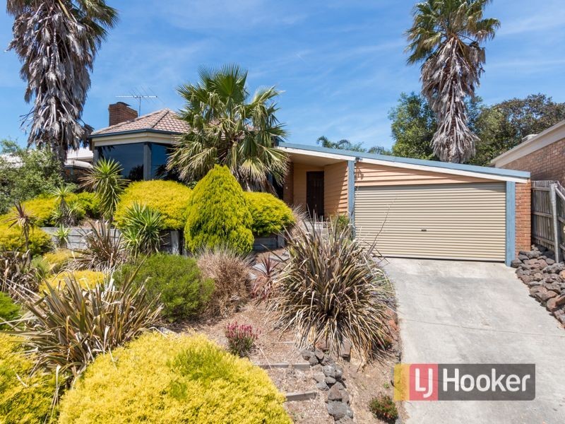 16 Granite Drive, Langwarrin VIC 3910