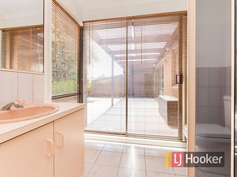 16 Granite Drive, Langwarrin VIC 3910