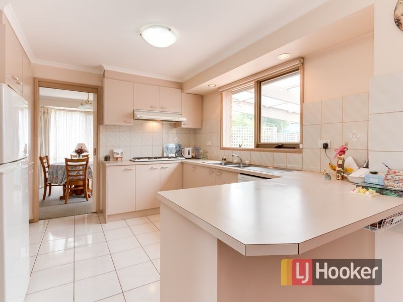 2 Lindenow Court, Cranbourne North VIC 3977