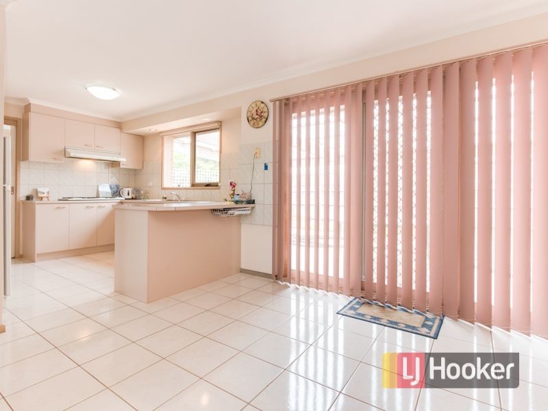 2 Lindenow Court, Cranbourne North VIC 3977