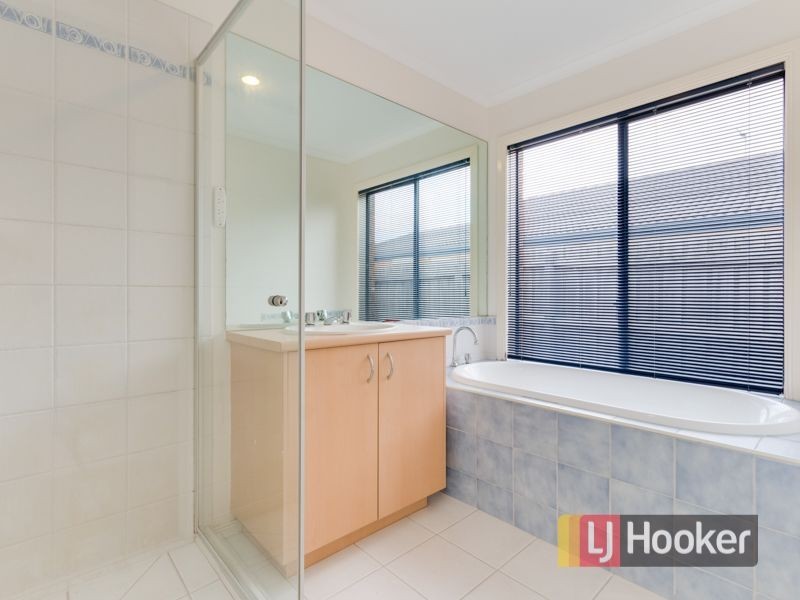 82 Langbourne Drive, Narre Warren South VIC 3805