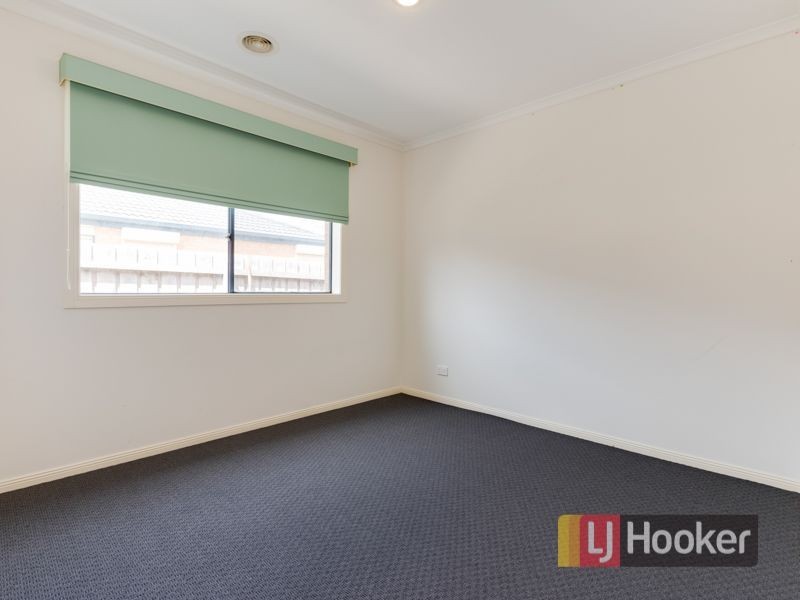 82 Langbourne Drive, Narre Warren South VIC 3805