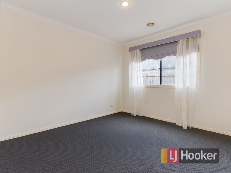 82 Langbourne Drive, Narre Warren South VIC 3805