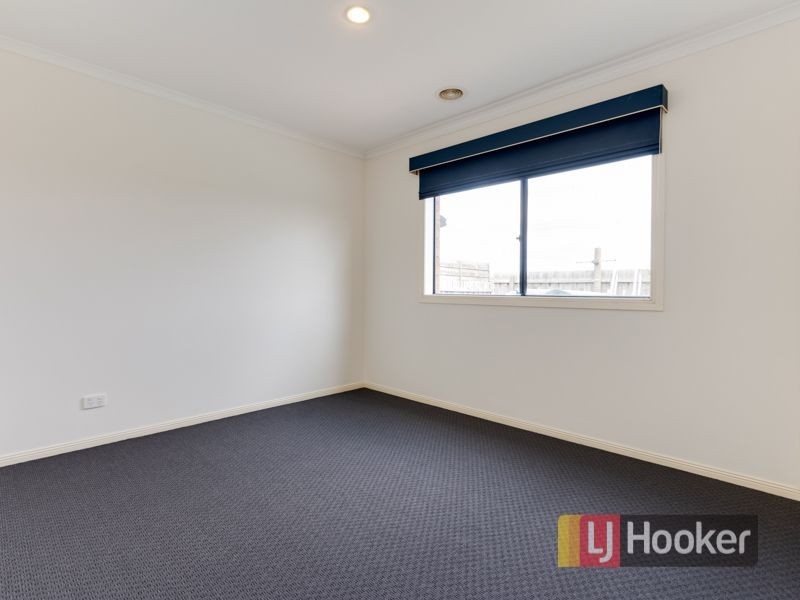 82 Langbourne Drive, Narre Warren South VIC 3805