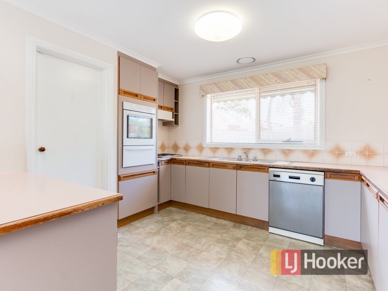 1 Strafford Avenue, Cranbourne VIC 3977