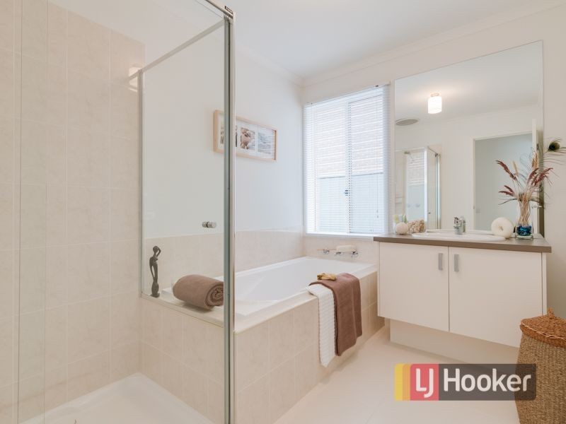 128 Boland Drive, Lyndhurst VIC 3975