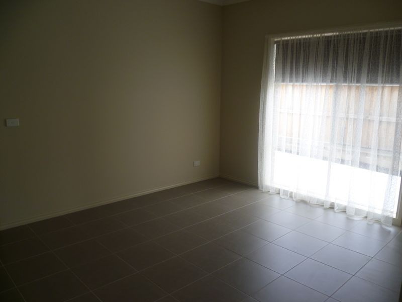 53 Banfield Place, Lyndhurst VIC 3975