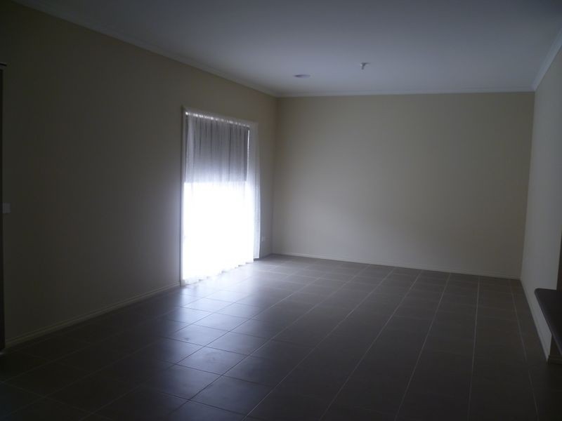 53 Banfield Place, Lyndhurst VIC 3975