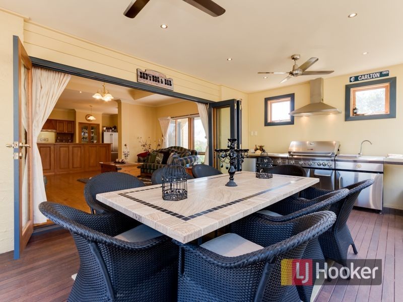 4 Augusta Close, Cranbourne VIC 3977
