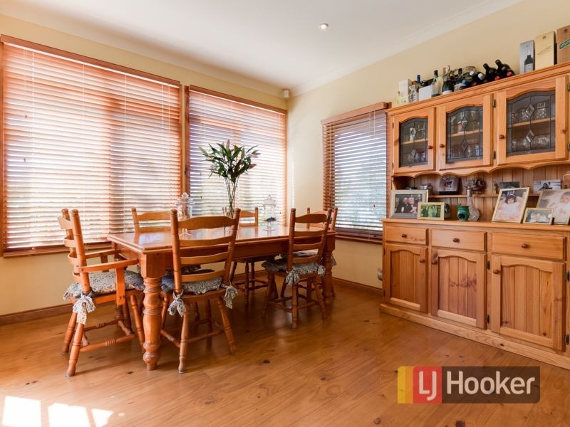 4 Augusta Close, Cranbourne VIC 3977