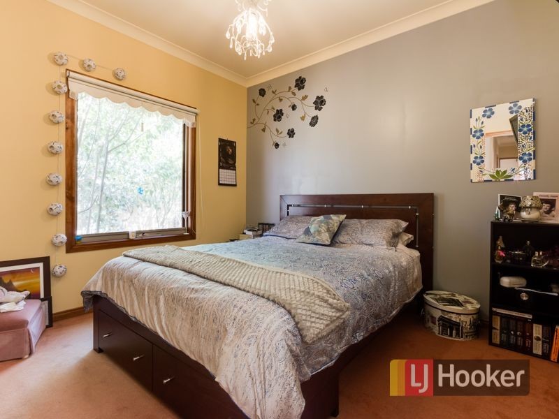 4 Augusta Close, Cranbourne VIC 3977
