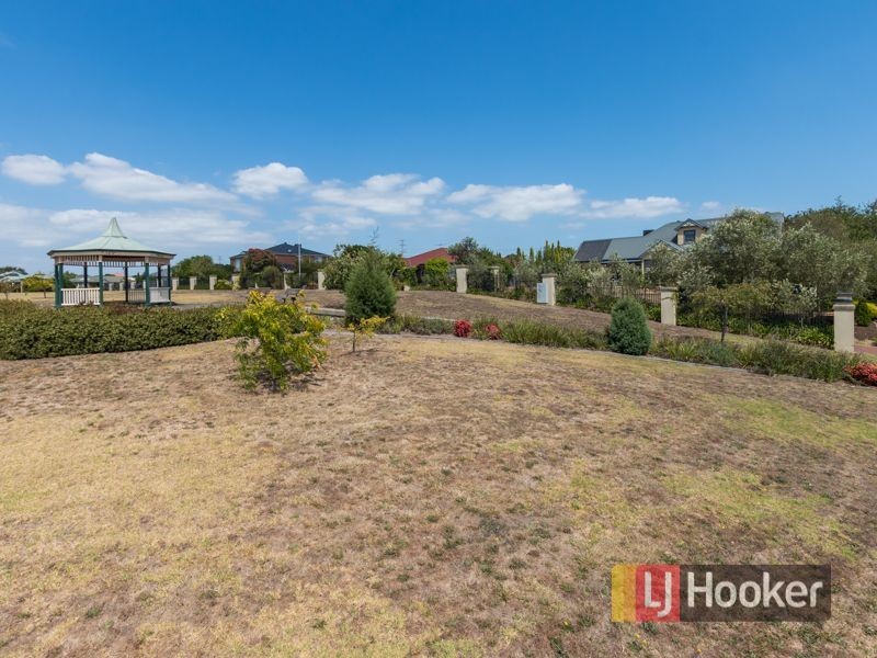 4 Augusta Close, Cranbourne VIC 3977
