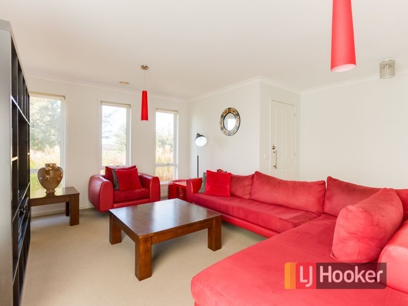 85 Broad Oak Drive, Cranbourne East VIC 3977