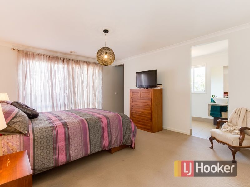 85 Broad Oak Drive, Cranbourne East VIC 3977