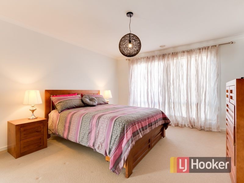 85 Broad Oak Drive, Cranbourne East VIC 3977