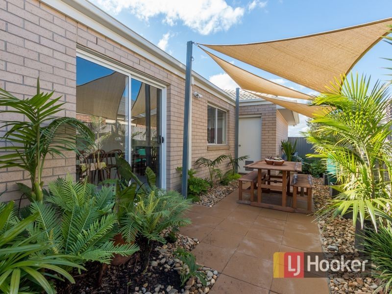 85 Broad Oak Drive, Cranbourne East VIC 3977