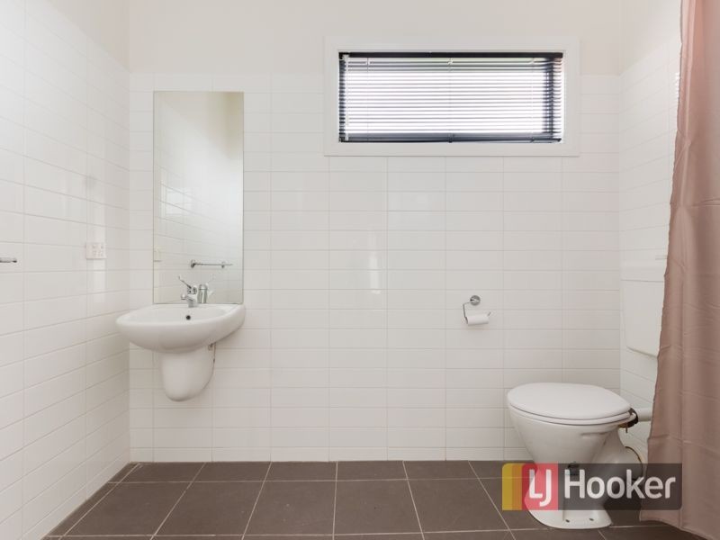 5 Ferndown Drive, Cranbourne VIC 3977