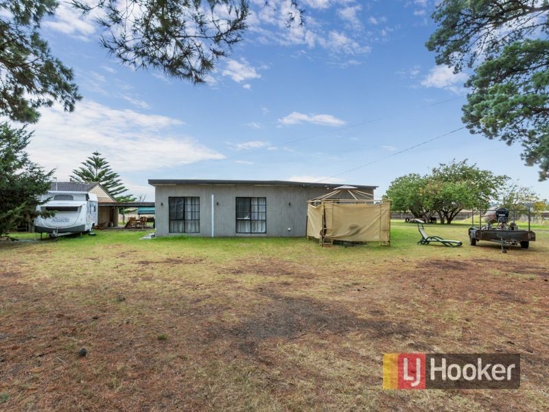 9 Heather Grove, Cranbourne East VIC 3977