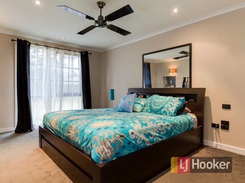 9 Heather Grove, Cranbourne East VIC 3977