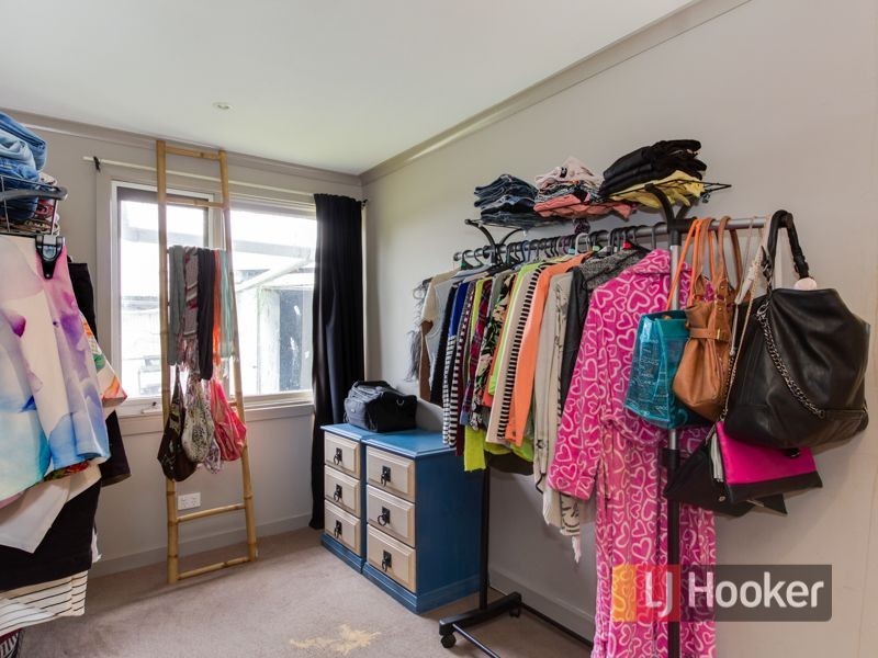 9 Heather Grove, Cranbourne East VIC 3977