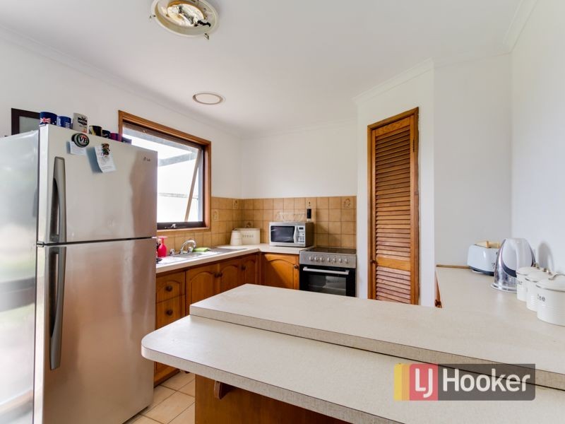 9 Heather Grove, Cranbourne East VIC 3977