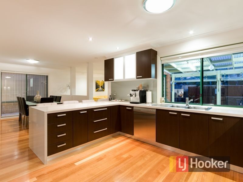 27 Hanna Drive, Endeavour Hills VIC 3802