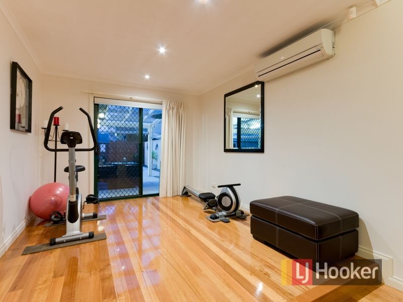 27 Hanna Drive, Endeavour Hills VIC 3802