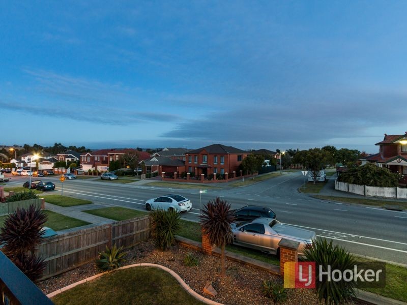 27 Hanna Drive, Endeavour Hills VIC 3802