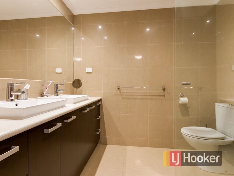 27 Hanna Drive, Endeavour Hills VIC 3802