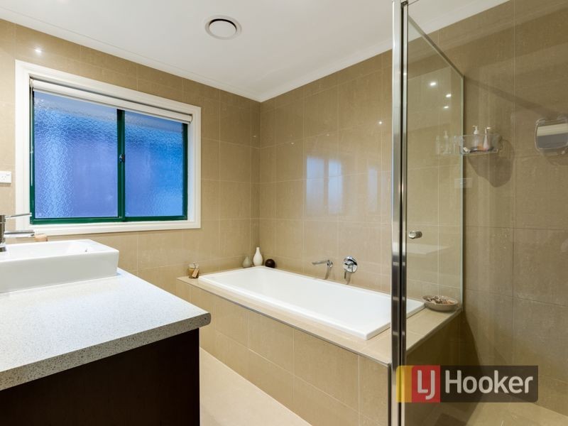 27 Hanna Drive, Endeavour Hills VIC 3802