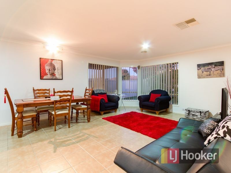 3 Cardiff Grove, Cranbourne East VIC 3977