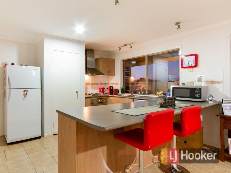 3 Cardiff Grove, Cranbourne East VIC 3977