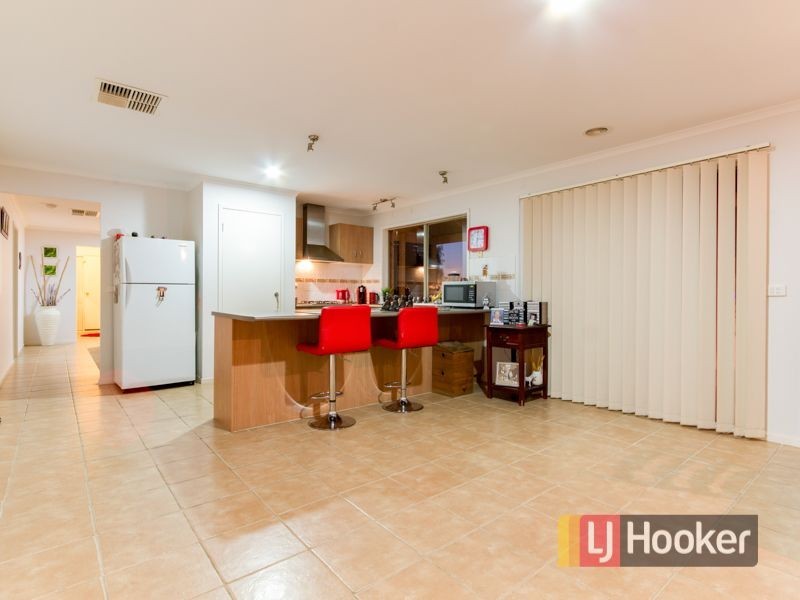 3 Cardiff Grove, Cranbourne East VIC 3977