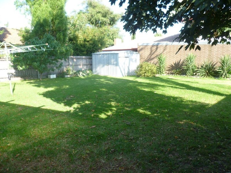 18 Cochrane Street, Cranbourne VIC 3977