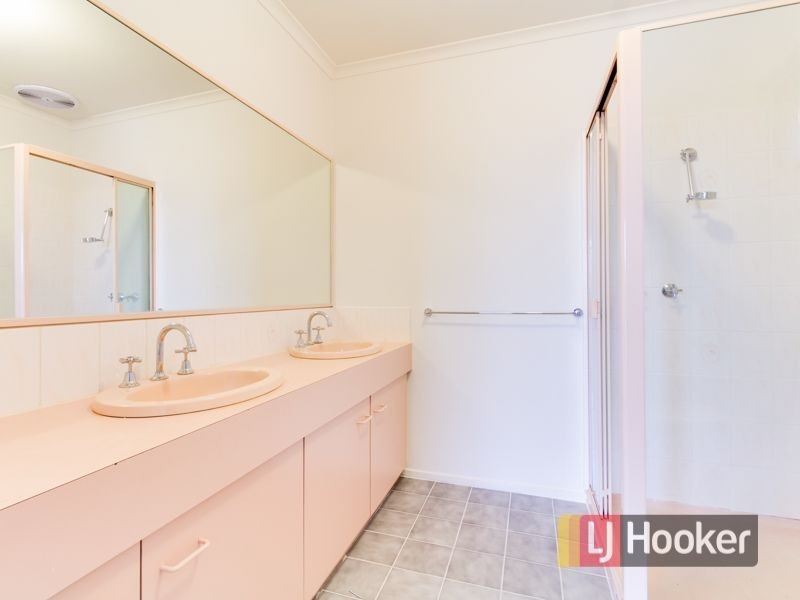 6 Curnow Court, Cranbourne West VIC 3977