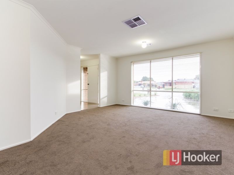 6 Curnow Court, Cranbourne West VIC 3977