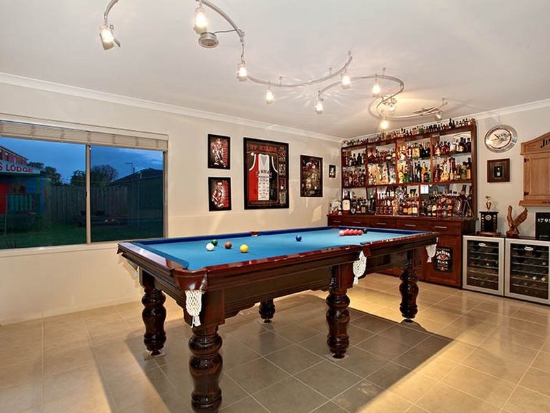 17 Eldershaw Drive, Lynbrook VIC 3975