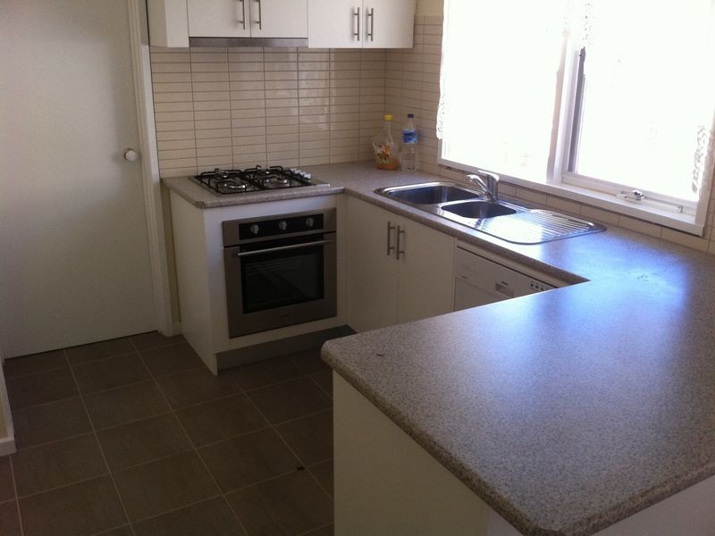 1/24 First Avenue, Dandenong North VIC 3175