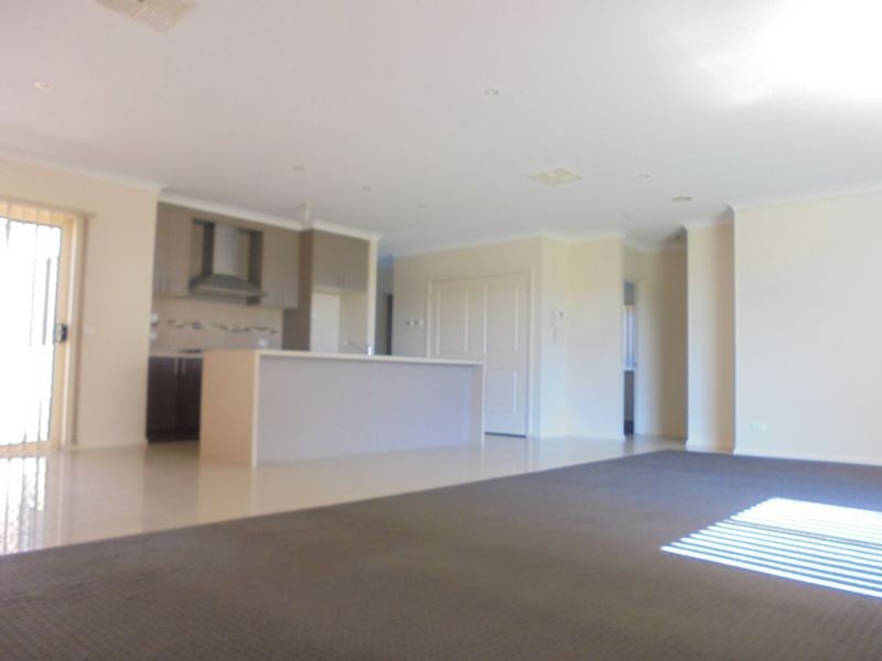 58 Miralie Way, Cranbourne VIC 3977