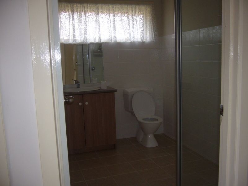 64 Charles Green Avenue, Endeavour Hills VIC 3802