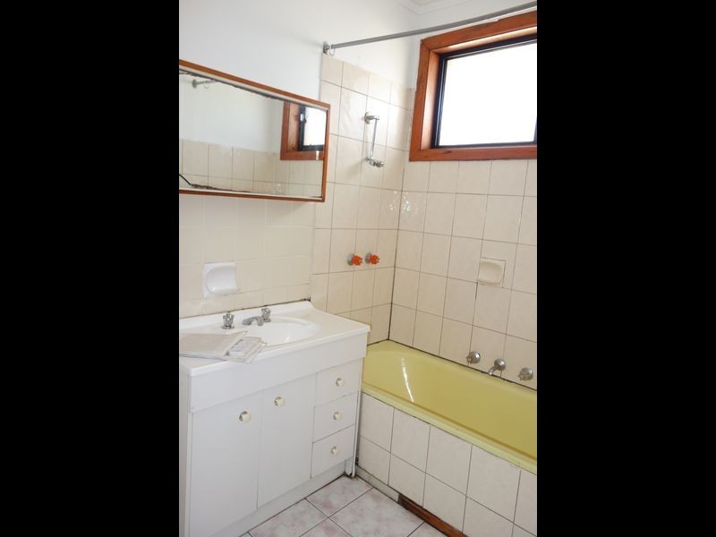 33 Hammond Road, Dandenong VIC 3175