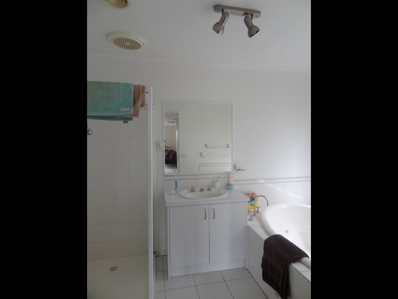 23 Maryrose Crescent, Endeavour Hills VIC 3802