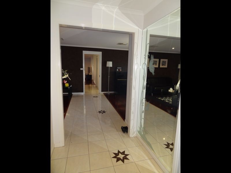 4 Crabapple Close, Lyndhurst VIC 3975