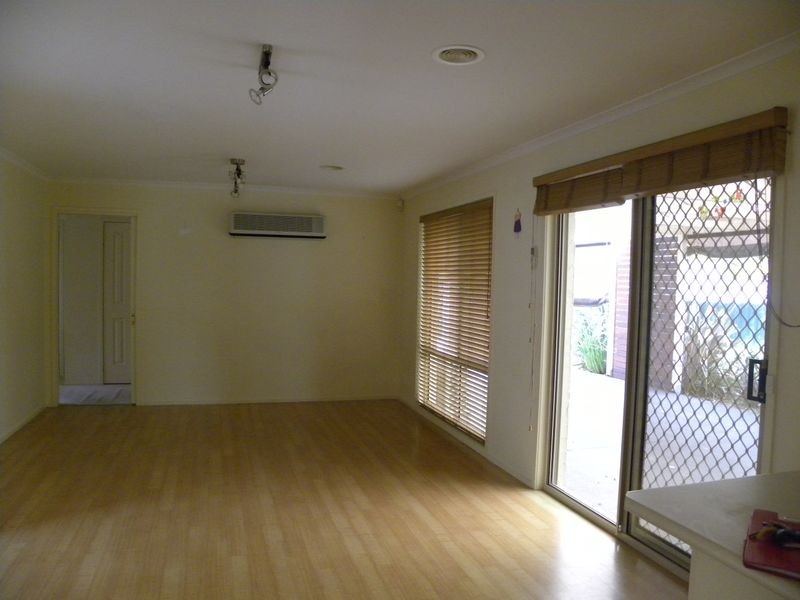 70 Amber Crescent, Narre Warren VIC 3805