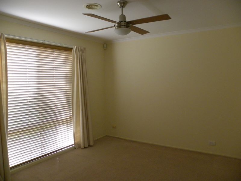 70 Amber Crescent, Narre Warren VIC 3805