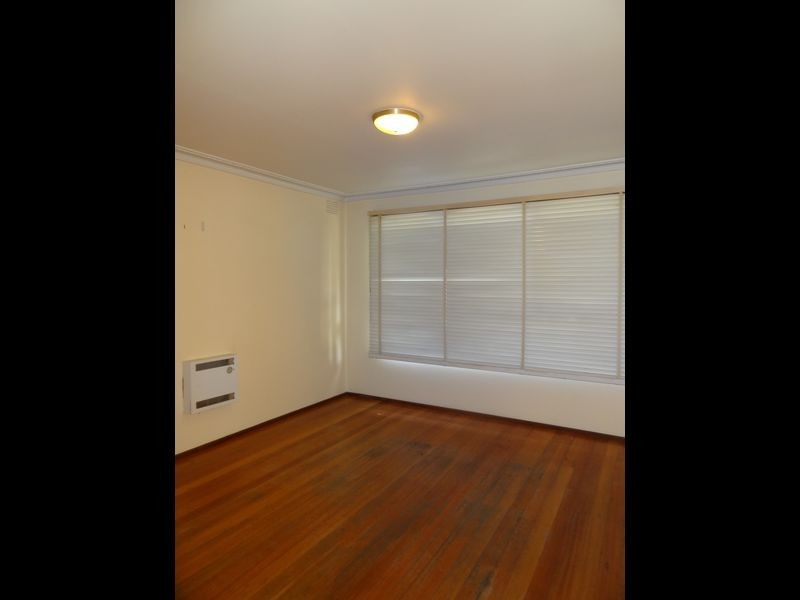 2/16 Carlisle Road, Hallam VIC 3803