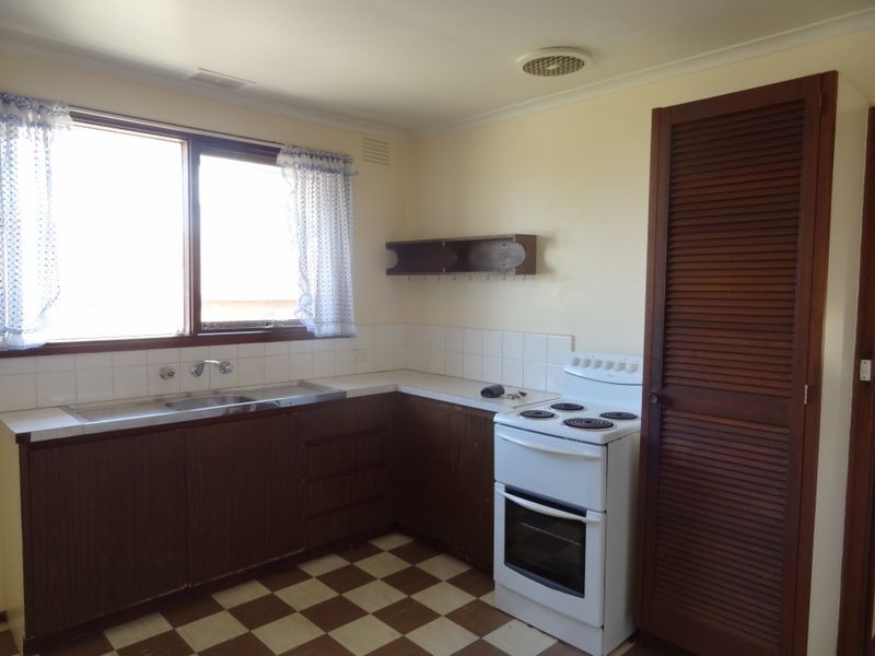 2/16 Carlisle Road, Hallam VIC 3803