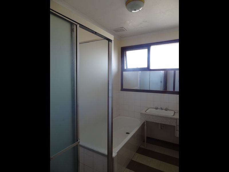 2/16 Carlisle Road, Hallam VIC 3803