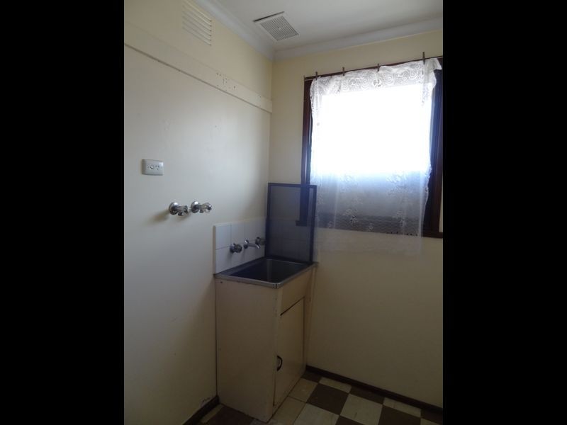 2/16 Carlisle Road, Hallam VIC 3803